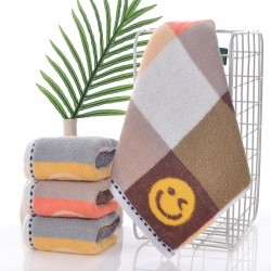 Pure cotton square towels can be hung for home use to wipe hands and faces. All-cotton face towels are soft, absorbent and do not shed fibers, suitable for both men and women