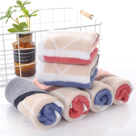 Pure cotton square towels can be hung for home use to wipe hands and faces. All-cotton face towels are soft, absorbent and do not shed fibers, suitable for both men and women Pure cotton square towels can be hung for home use to wipe hands and faces. All-cotton face towels are soft, absorbent and do not shed fibers, suitable for both men and women